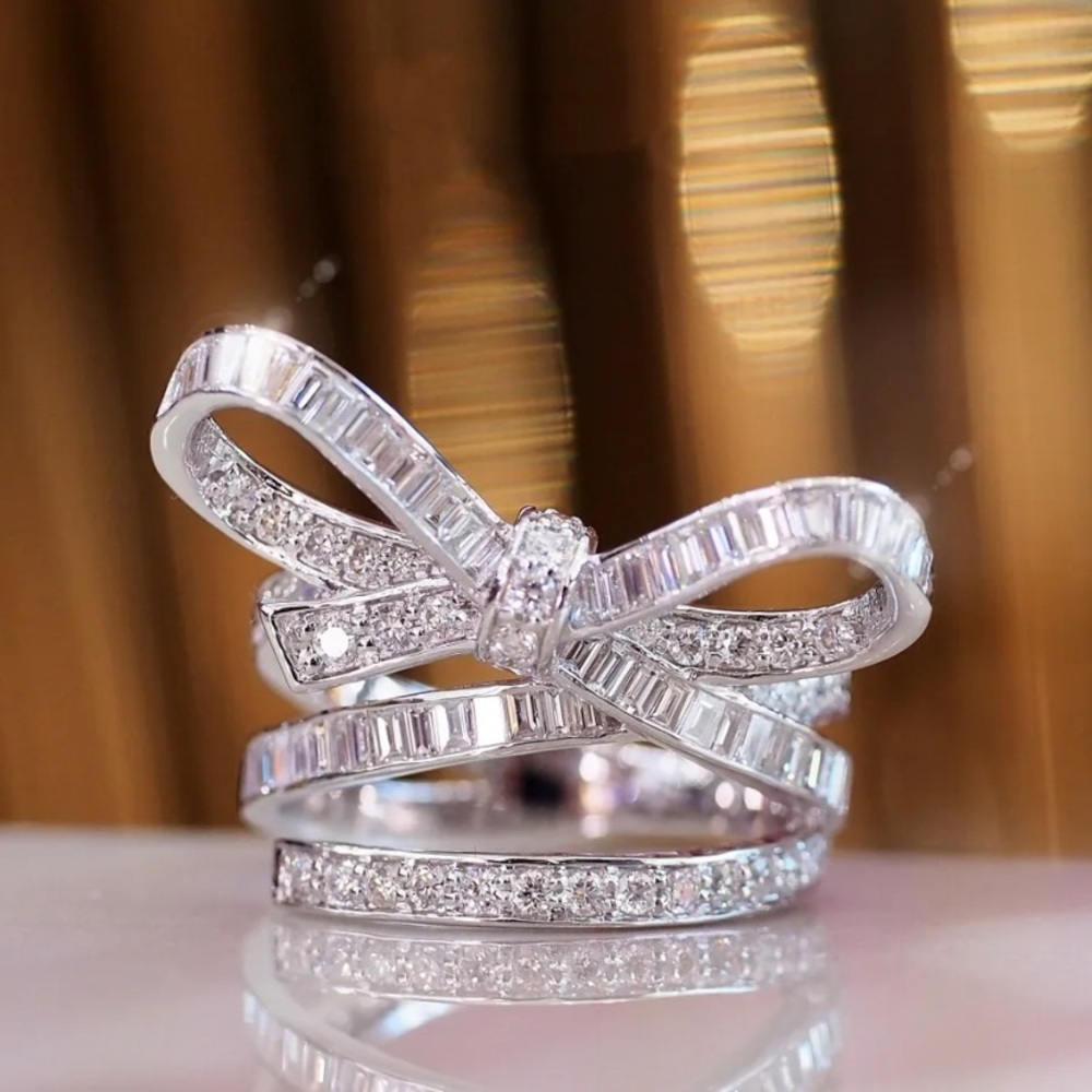 - - 14k White Gold Vermiel & Moissante Baguette’s Bow Ring Size 9 - Picture 3 of 5